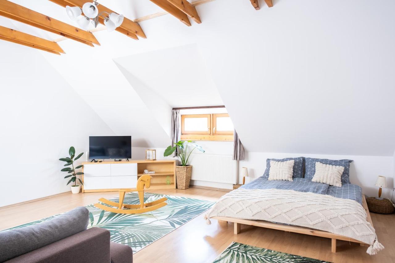 Sziklai Apartman Веспрем Экстерьер фото