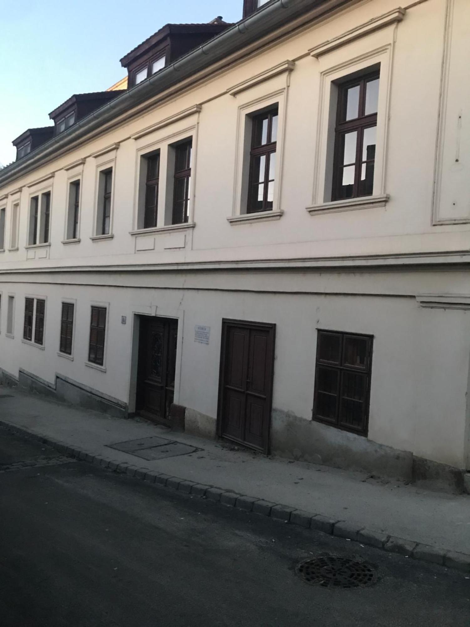 Sziklai Apartman Веспрем Экстерьер фото